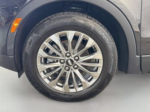 Used 2025 Cadillac XT4 Premium Luxury FWD image 31