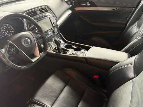 Used 2022 Nissan Maxima SV w/ Floor Mat Group FWD image 11
