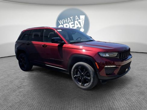 New 2025 Jeep Grand Cherokee Limited w/ Black Appearance Package AWD/4WD image 3