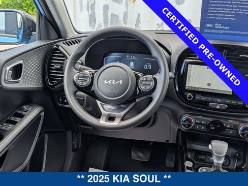 Used 2025 Kia Soul S FWD image 17