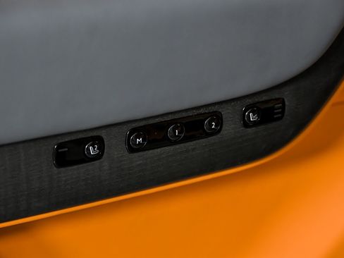 Used 2025 Rolls-Royce Cullinan image 19