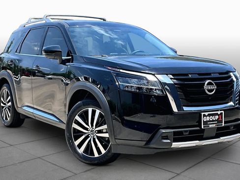 Certified 2023 Nissan Pathfinder Platinum FWD image 3