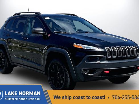 Used 2016 Jeep Cherokee Trailhawk image 1