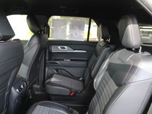 Used 2025 Ford Explorer ST-Line AWD/4WD image 46