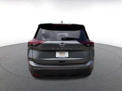 Used 2025 Nissan Rogue SV FWD image 12