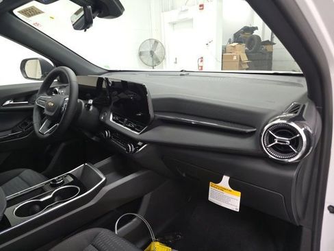 New 2026 Chevrolet Equinox LT w/ Safety and Technology Package FWD image 29
