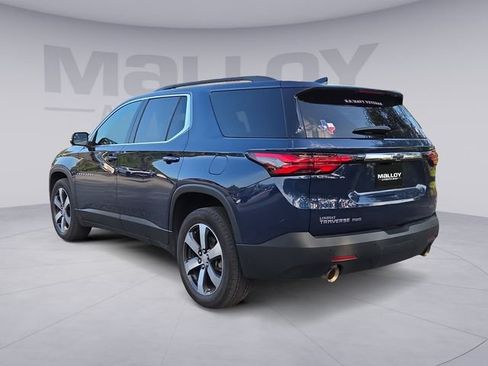 Used 2022 Chevrolet Traverse LT w/ LT Premium Package AWD/4WD image 3
