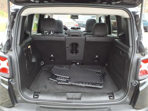 Certified 2022 Jeep Renegade Trailhawk w/ Sun/Sound Group AWD/4WD image 12
