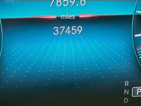 Used 2022 Mercedes-Benz GLB 250 4MATIC image 16