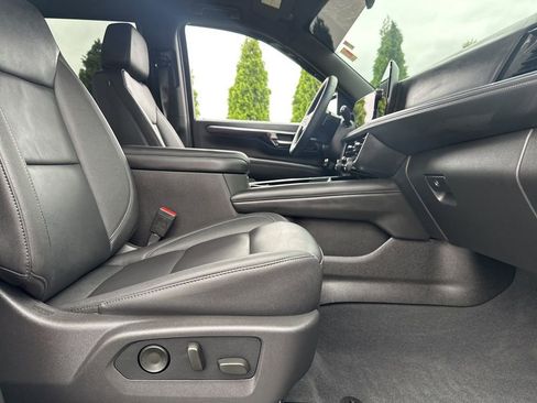 Used 2025 Chevrolet Tahoe LT w/ Comfort Package image 36