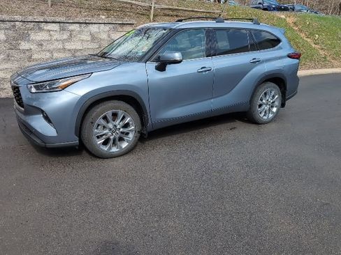 Used 2023 Toyota Highlander Limited image 5