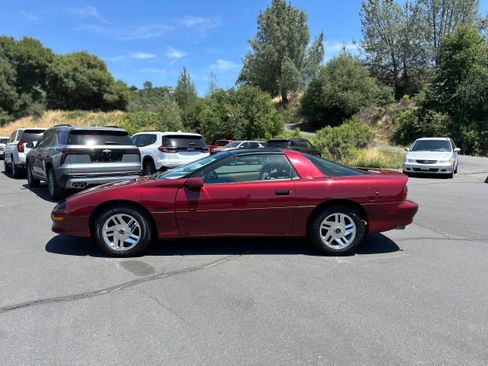 Used 1995 Chevrolet Camaro Z28 image 1