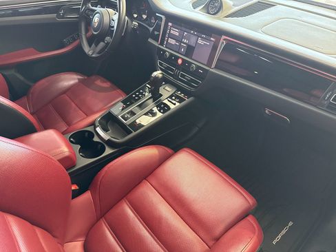 Certified 2023 Porsche Macan Turbo AWD/4WD image 17
