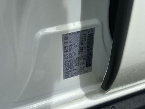Used 2024 Nissan Frontier Pro-X RWD image 17