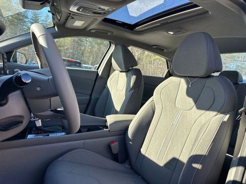 New 2026 Hyundai Elantra SEL Sport image 7
