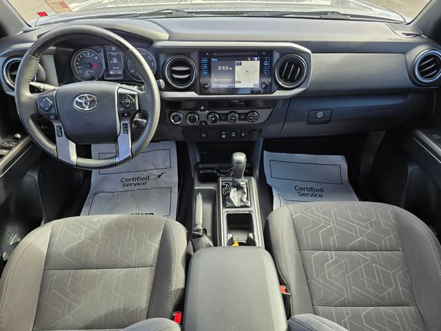 Used 2018 Toyota Tacoma TRD Off-Road AWD/4WD image 18