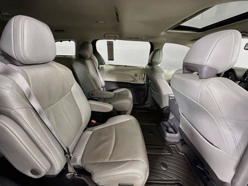 Used 2023 Toyota Sienna Limited FWD image 44