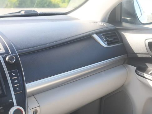 Used 2012 Toyota Camry LE FWD image 11