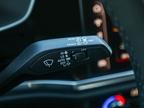 New 2025 Audi Q3 2.0T Premium image 40