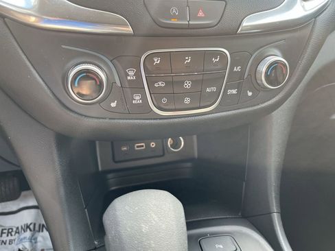 Used 2024 Chevrolet Equinox LT FWD image 18