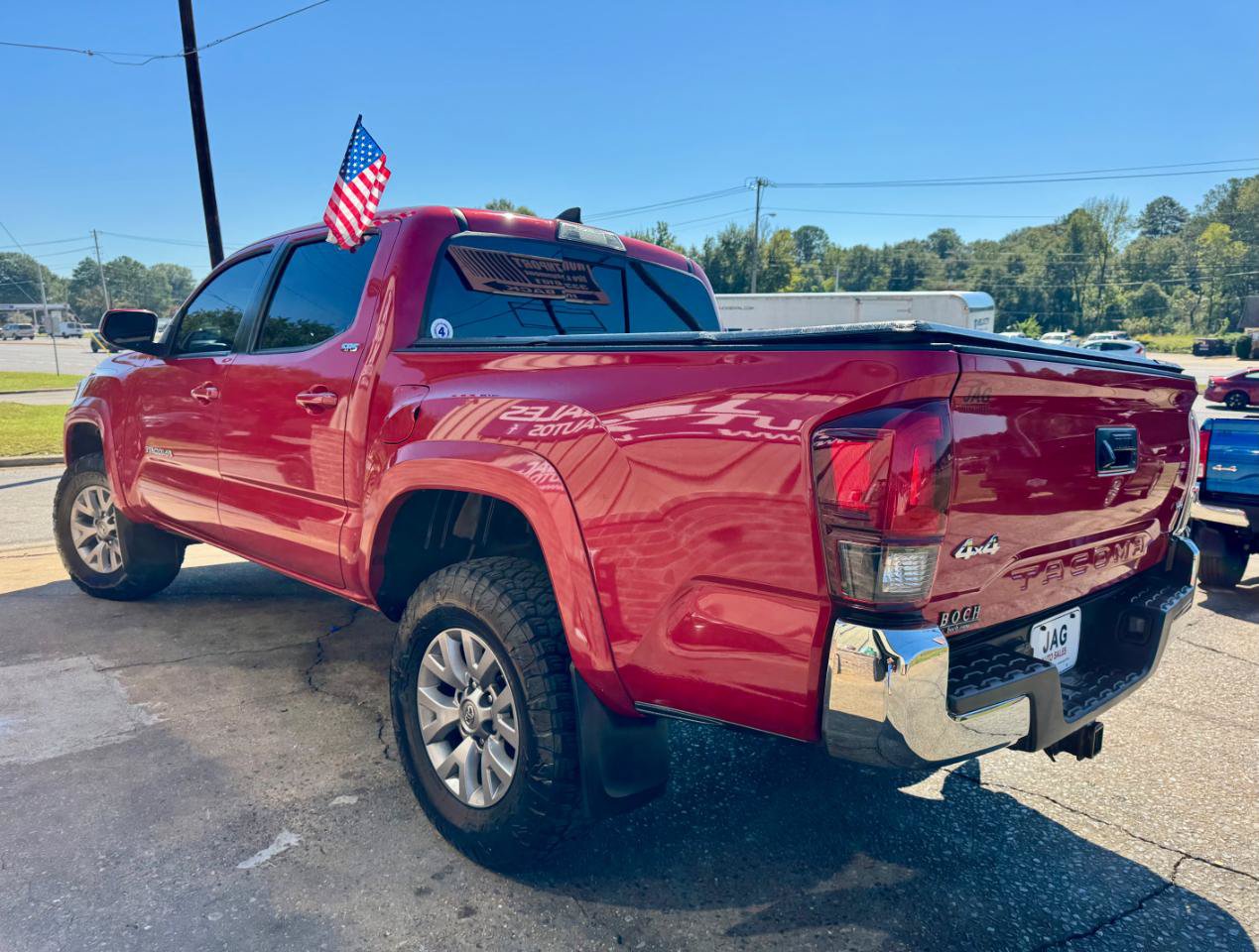 Used 2019 Toyota Tacoma SR5 AWD/4WD image 8