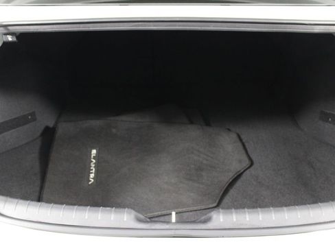 Certified 2024 Hyundai Elantra SEL w/ Convenience Package image 17