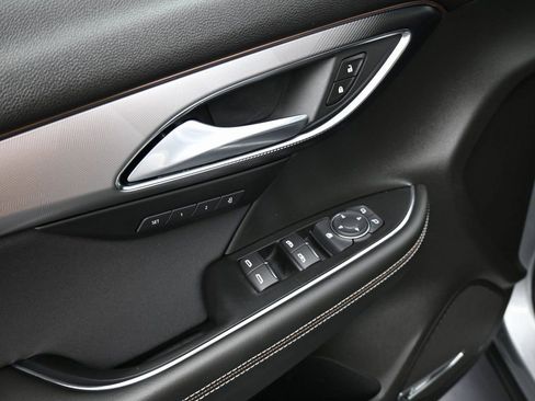 Used 2025 Buick Envision Sport Touring AWD/4WD image 11