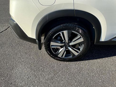 Used 2023 Nissan Rogue SL image 9