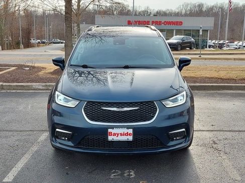 Used 2022 Chrysler Pacifica Touring-L image 5