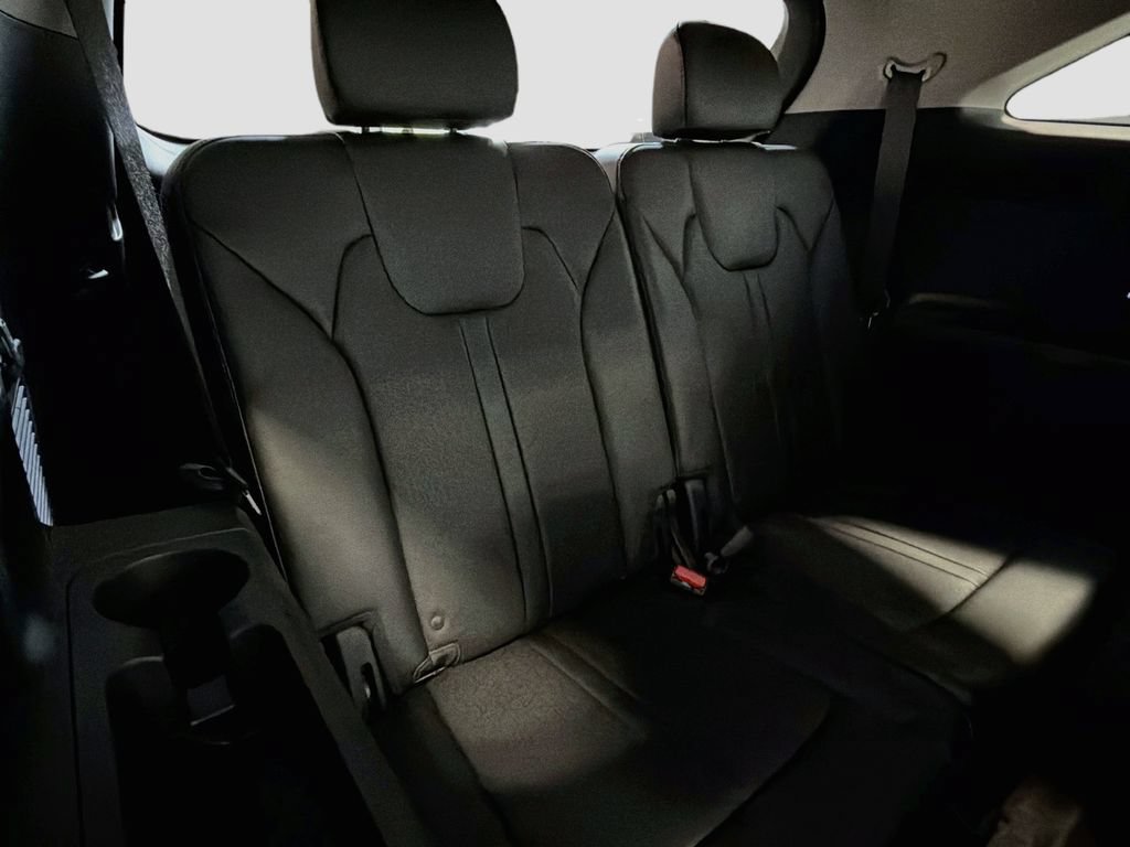 Used 2023 Kia Sorento S w/ Panoramic Sunroof Package FWD image 30