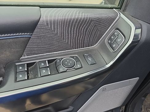 Used 2025 Ford F450 Platinum AWD/4WD image 9