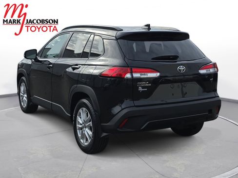 Used 2024 Toyota Corolla Cross LE image 13