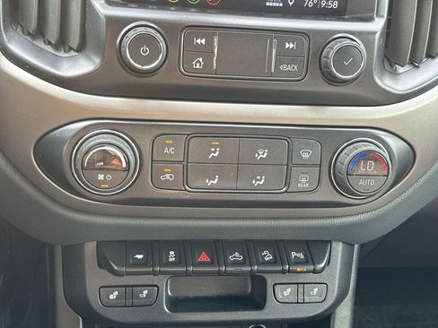 Used 2020 Chevrolet Colorado Z71 AWD/4WD image 22