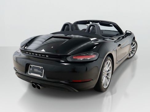 Used 2017 Porsche 718 Boxster RWD image 5