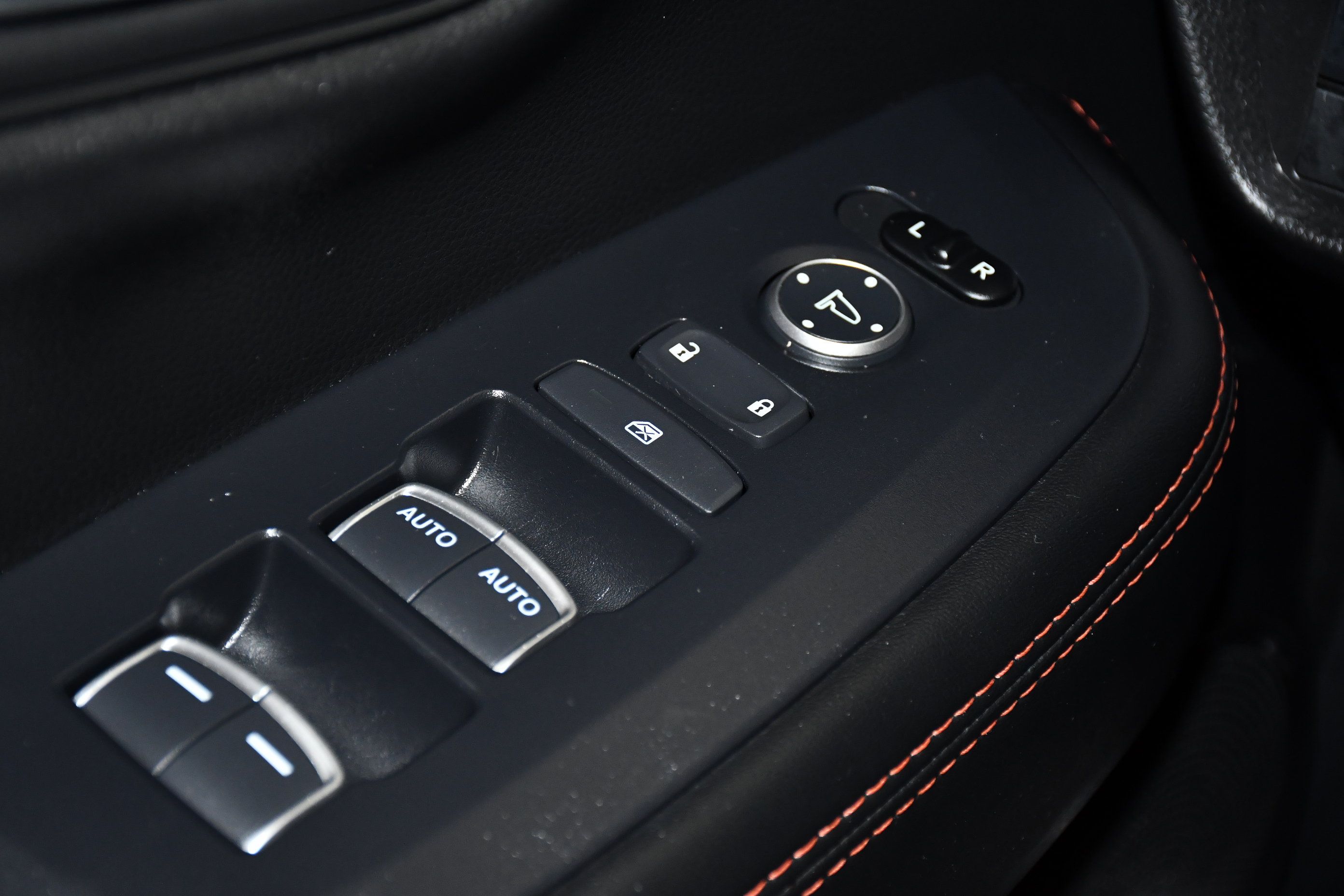 Certified 2025 Honda HR-V Sport image 32