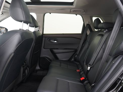Used 2023 Nissan Rogue SV w/ SV Premium B Package AWD/4WD image 18