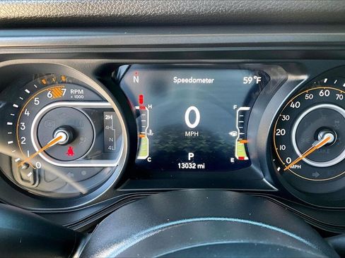 Used 2024 Jeep Wrangler Unlimited Sport AWD/4WD image 13