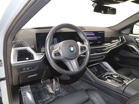 Used 2025 BMW X6 xDrive40i image 29