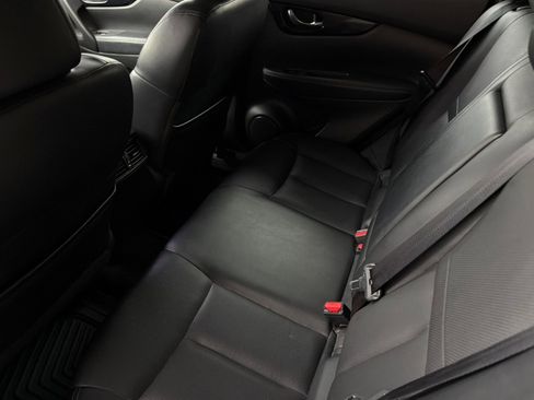 Used 2018 Nissan Rogue Sport SL image 16