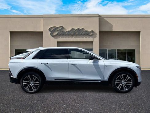 New 2026 Cadillac Lyriq Luxury RWD image 2