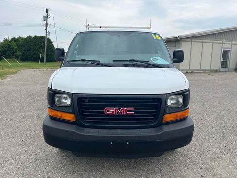 Used 2016 GMC Savana 2500 RWD image 9