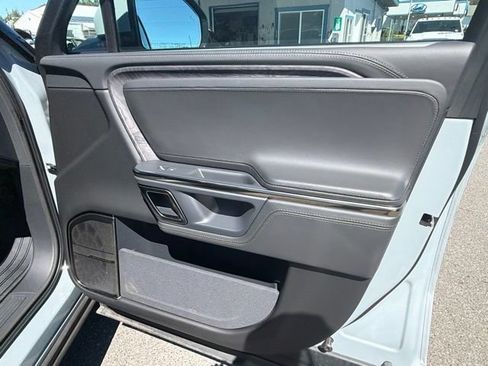 Used 2022 Rivian R1T Adventure AWD/4WD image 8