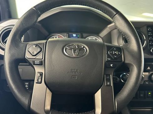 Used 2023 Toyota Tacoma TRD Off-Road w/ Technology Package AWD/4WD image 27