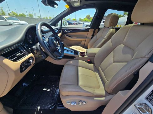 Used 2025 Porsche Macan Turbo AWD/4WD image 23
