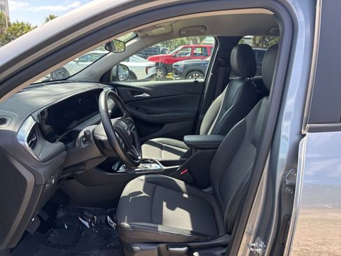 Used 2025 Buick Encore GX Preferred FWD image 29