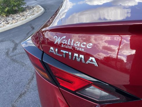 Used 2021 Nissan Altima 2.5 SR w/ SR Premium Package AWD/4WD image 7