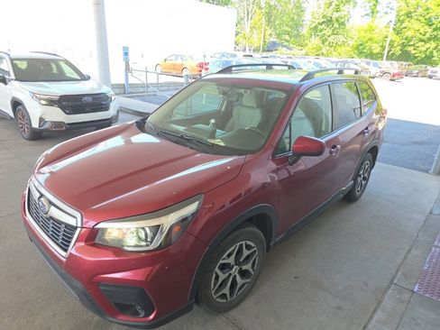 Used 2020 Subaru Forester Premium AWD/4WD image 1