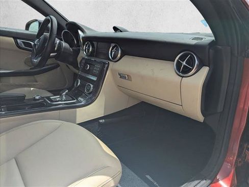 Used 2019 Mercedes-Benz SLC 300 image 15