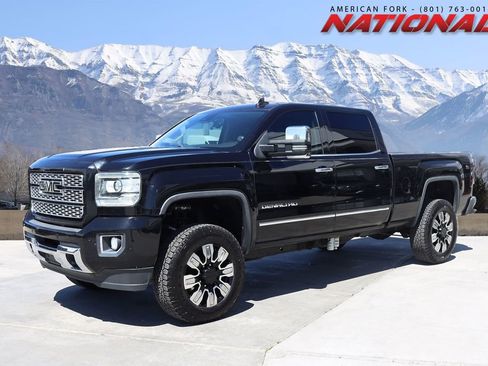 Used 2015 GMC Sierra 2500 Denali w/ Duramax Plus Package AWD/4WD image 2