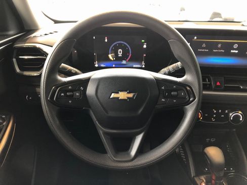 Used 2024 Chevrolet TrailBlazer LS w/ LS Convenience Package image 17